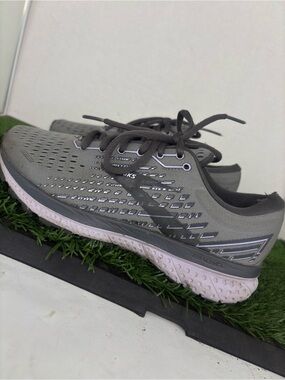 Brooks Ghost 13 Women's Running Shoes 6.5 1203381B051 Sneaker Gray Damaged
